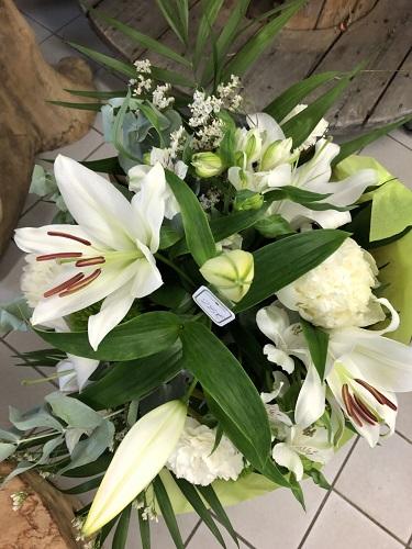 Bouquet longue tiges fleurs blanches